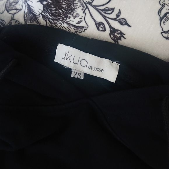 Akua by Jaase Cropped Pullover - Picture 3 of 3